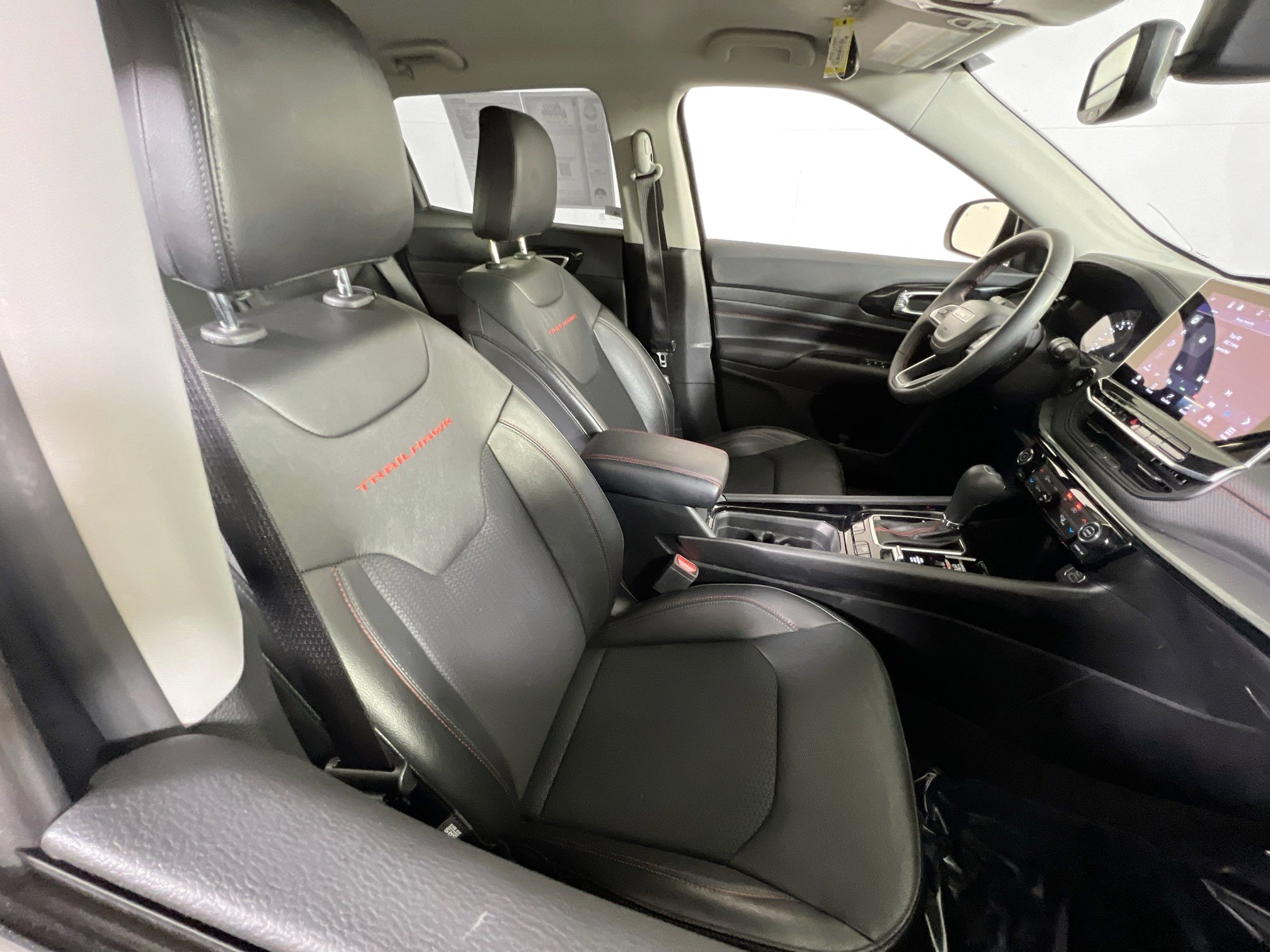 Used 2022 Jeep Compass Trailhawk AWD/4WD image 25
