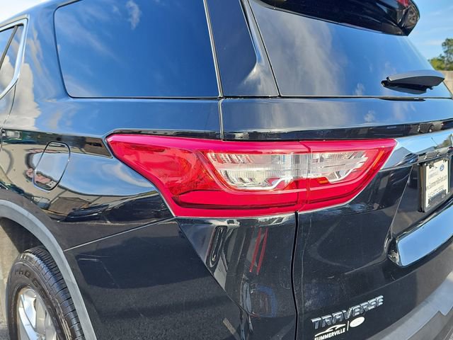 Used 2020 Chevrolet Traverse LS image 33