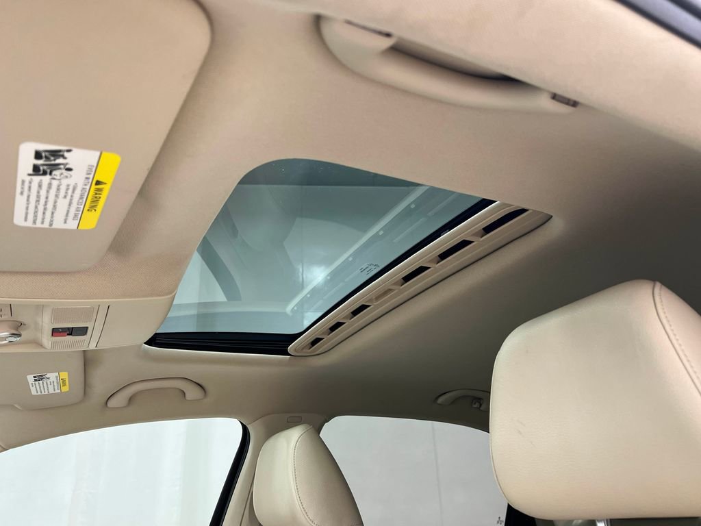 Used 2015 Volkswagen Passat TDI SE image 11