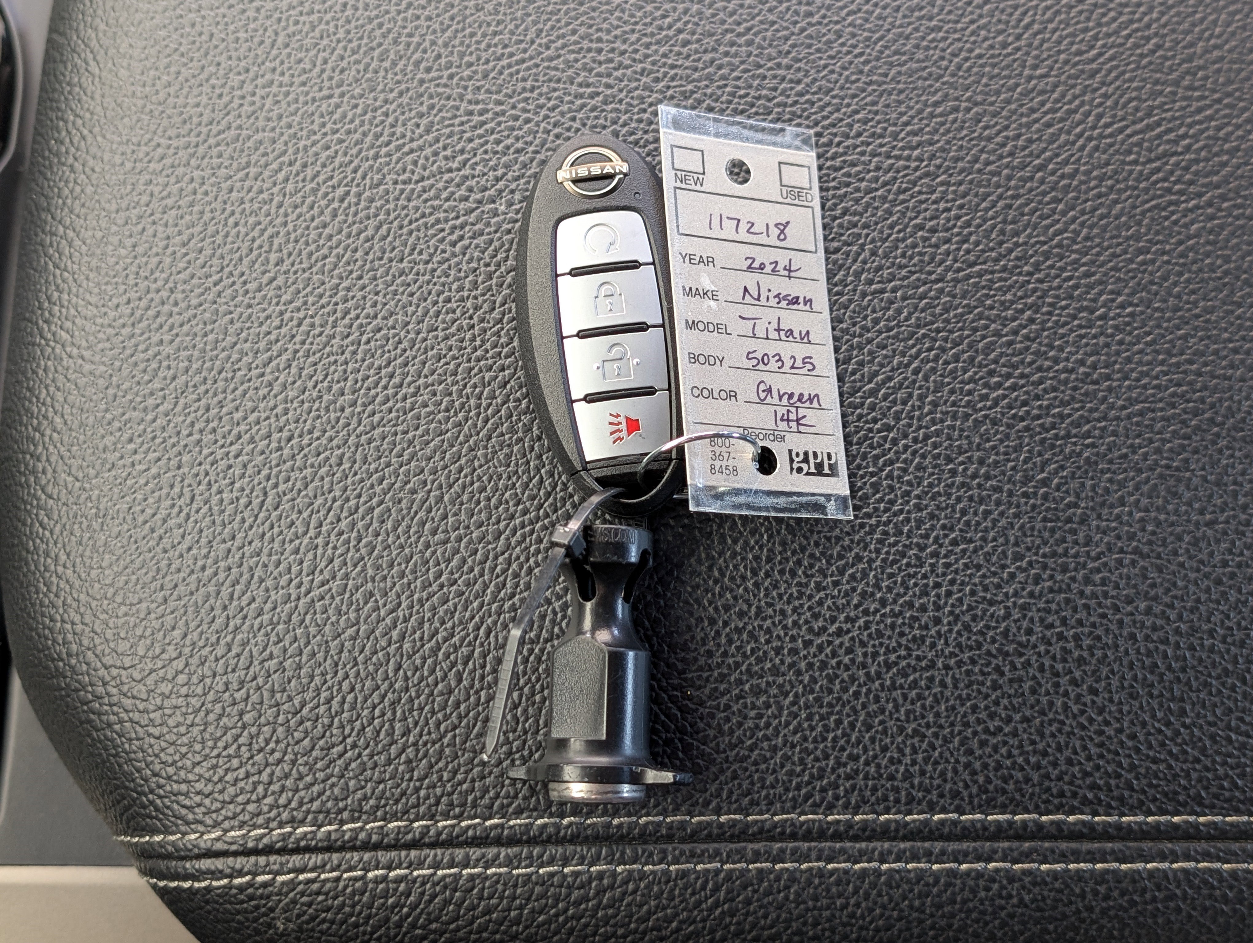 Used 2024 Nissan Titan SV w/ SV Bronze Edition Package image 35