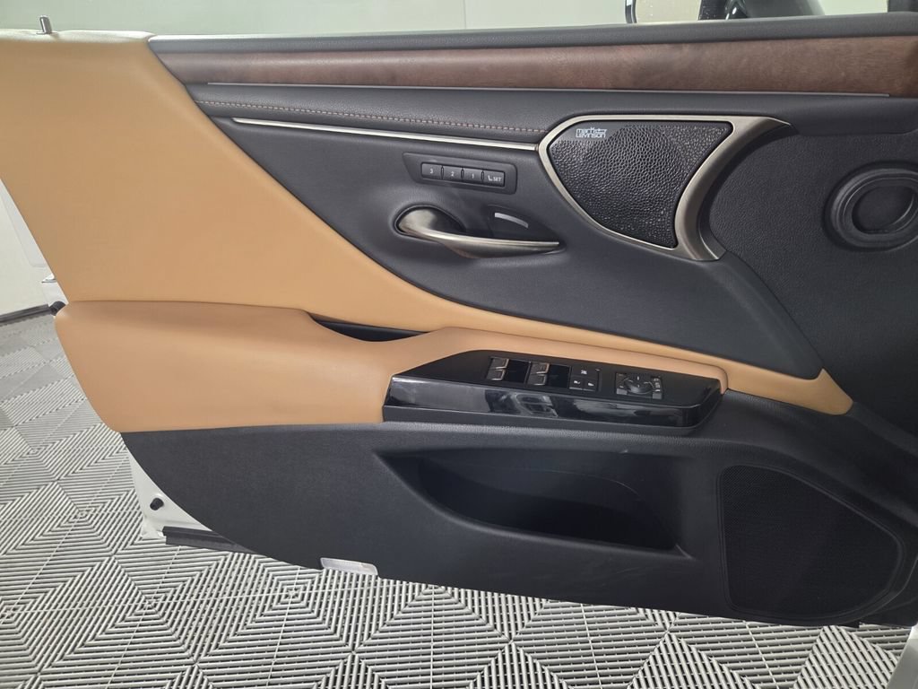 Used 2023 Lexus ES 350 Ultra Luxury w/ Accessory Package (Z1) FWD image 19