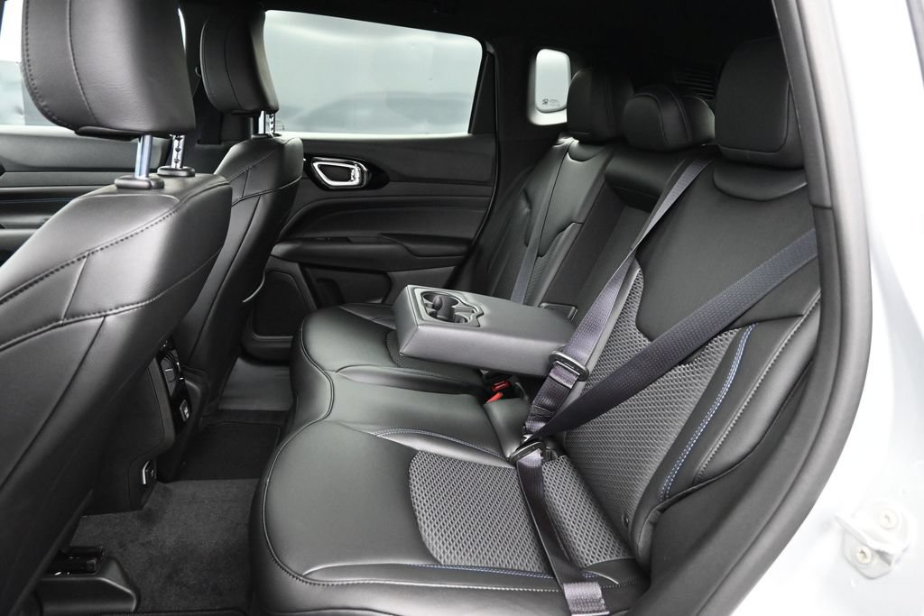 New 2026 Jeep Compass Latitude AWD/4WD image 12