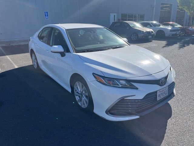 Used 2023 Toyota Camry LE image 3