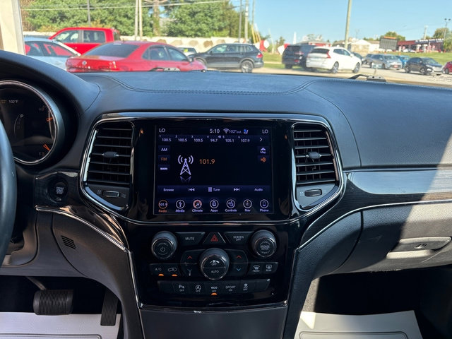 Used 2019 Jeep Grand Cherokee Overland AWD/4WD image 29