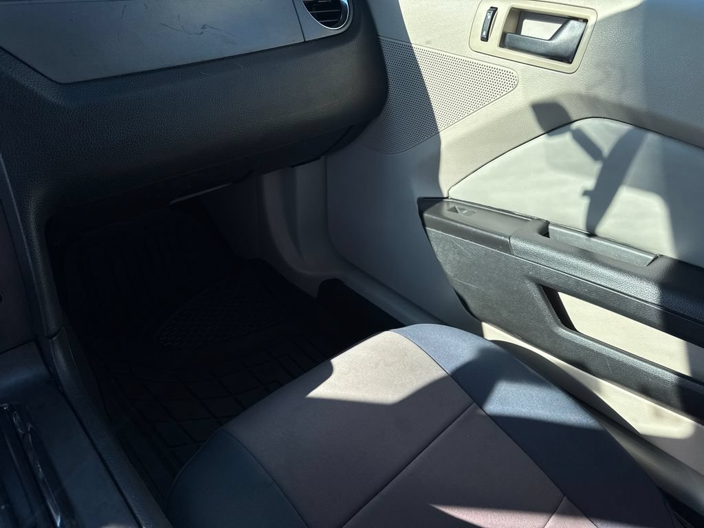 Used 2010 Ford Mustang Premium RWD image 17
