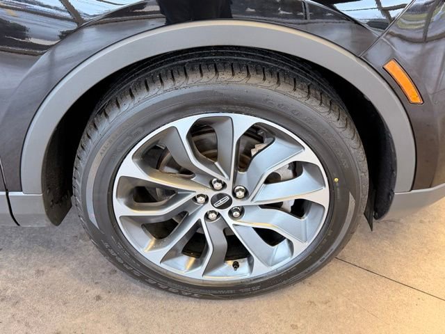 Used 2023 Lincoln Nautilus Reserve image 28