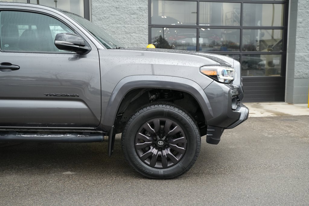 Used 2021 Toyota Tacoma Limited image 17