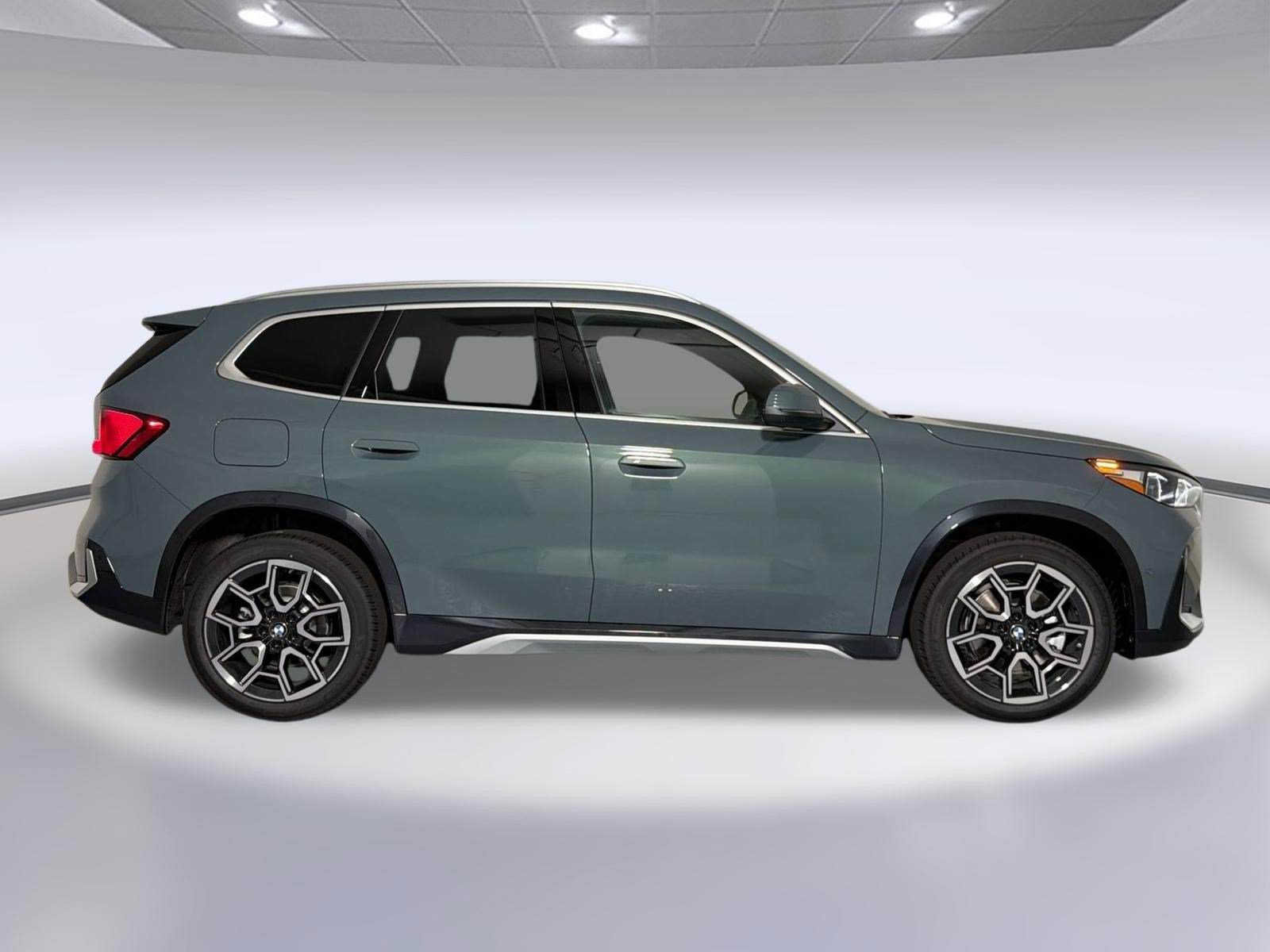New 2026 BMW X1 xDrive28i w/ Technology Package AWD/4WD image 8