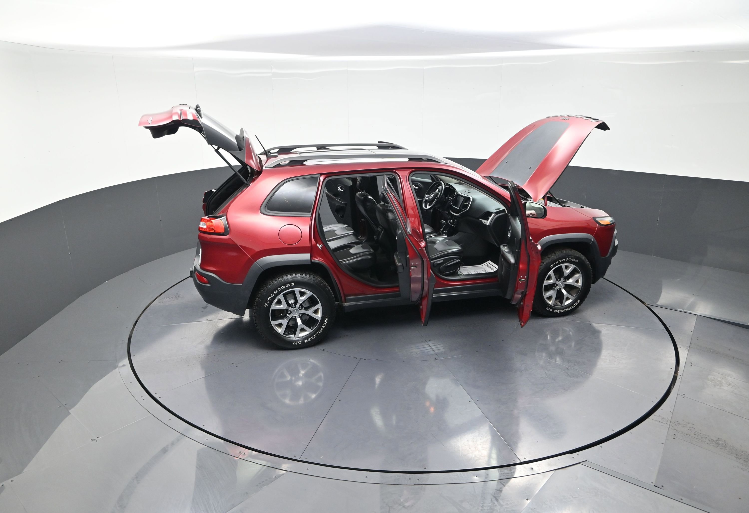 Used 2015 Jeep Cherokee Trailhawk w/ Comfort/Convenience Group image 14