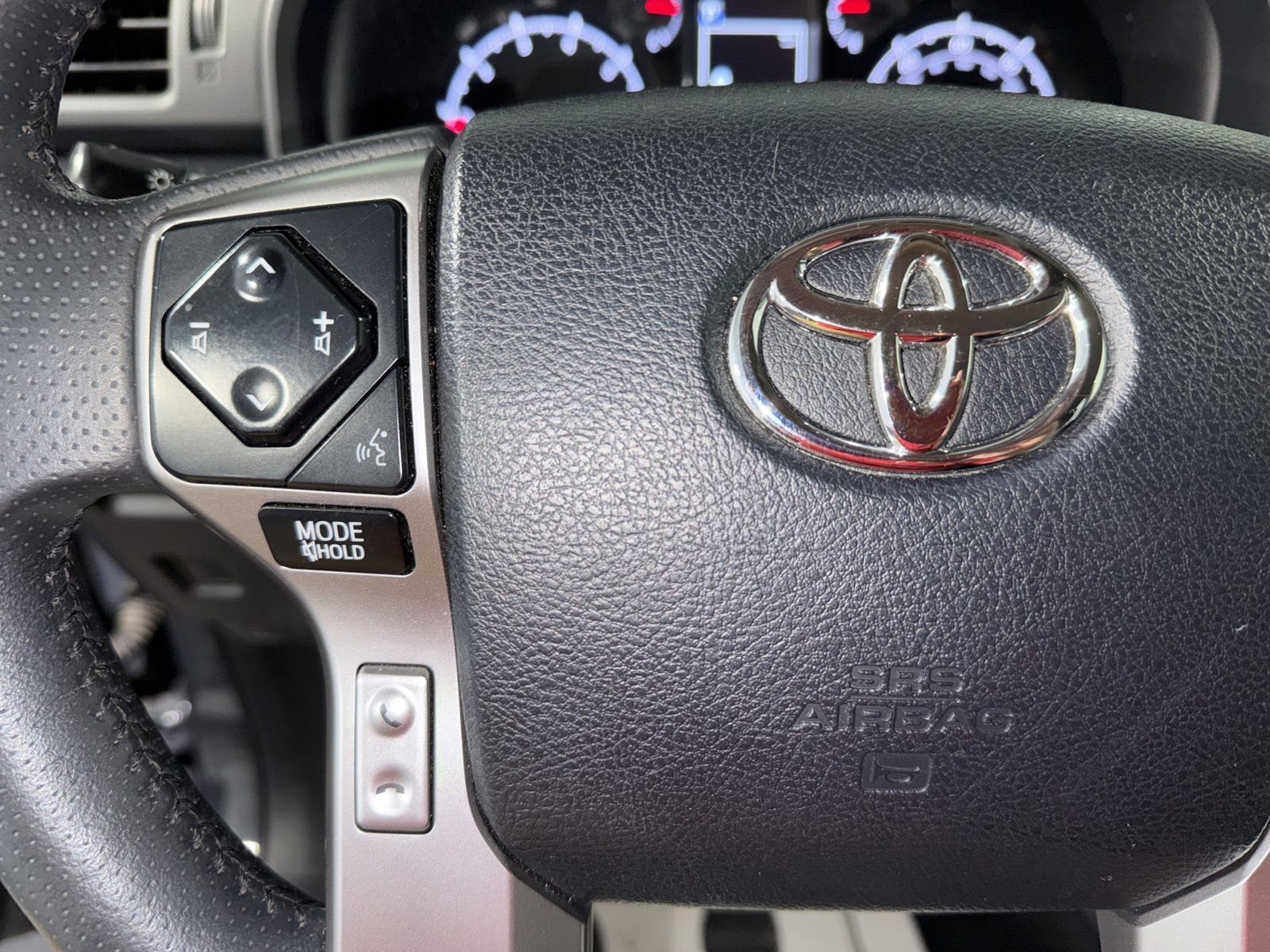 Used 2024 Toyota 4Runner SR5 AWD/4WD image 28