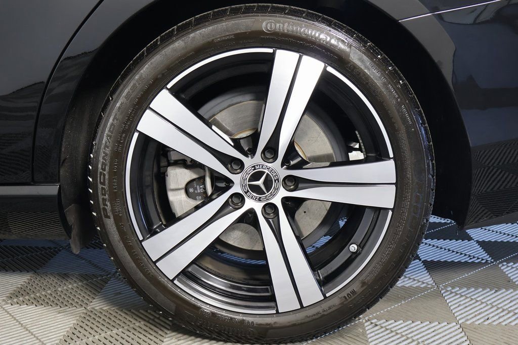 Used 2025 Mercedes-Benz C 300 4MATIC Sedan image 16