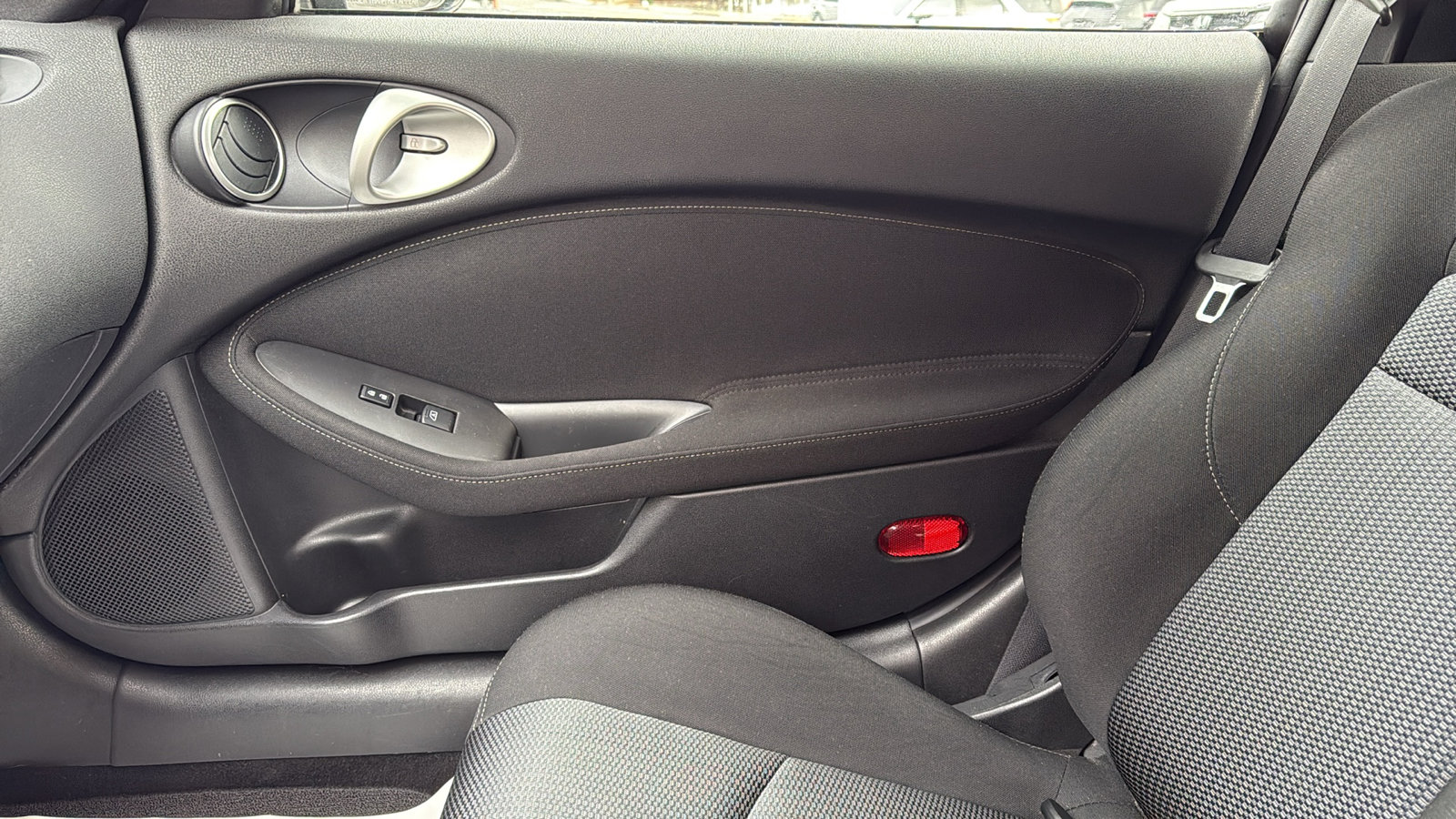 Used 2013 Nissan 370Z Coupe image 16