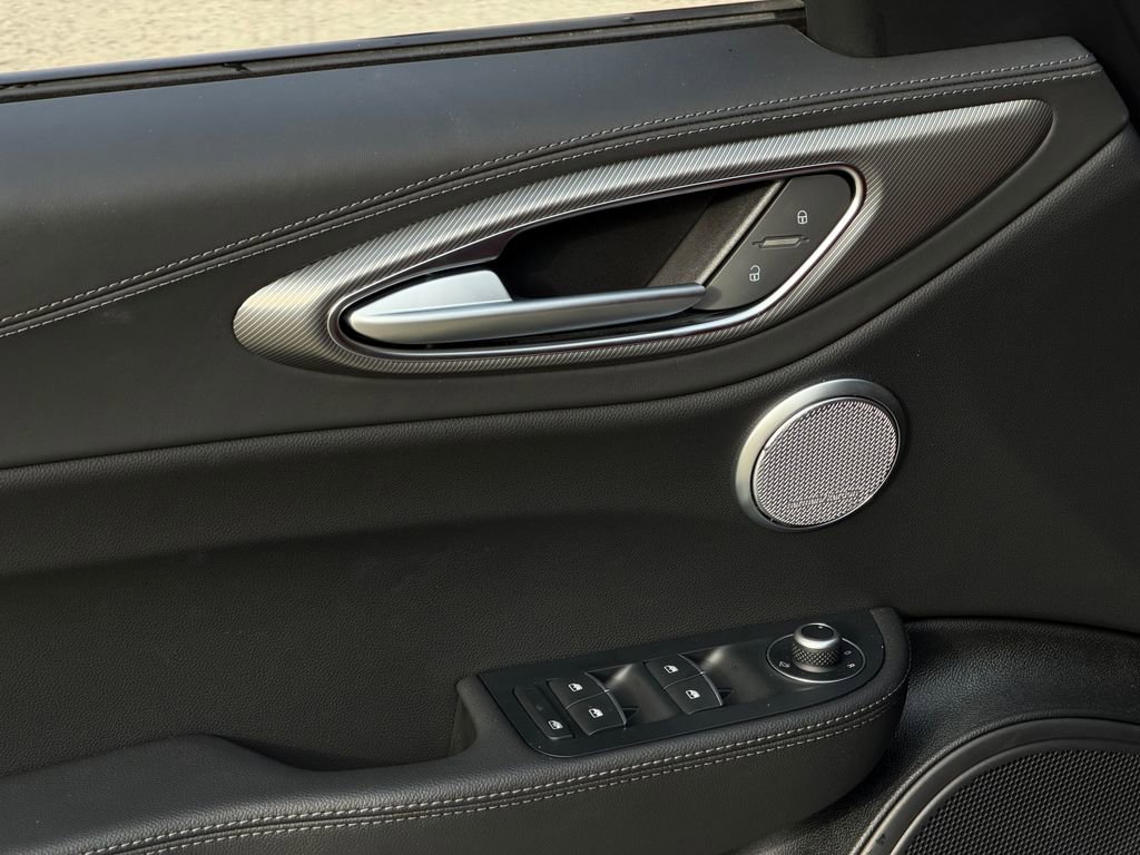 Used 2025 Alfa Romeo Giulia image 12