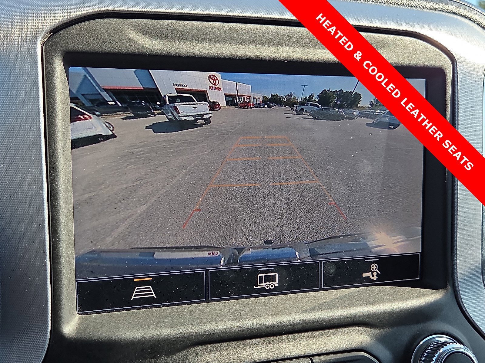 Used 2022 GMC Sierra 1500 SLT w/ SLT Premium Package image 18