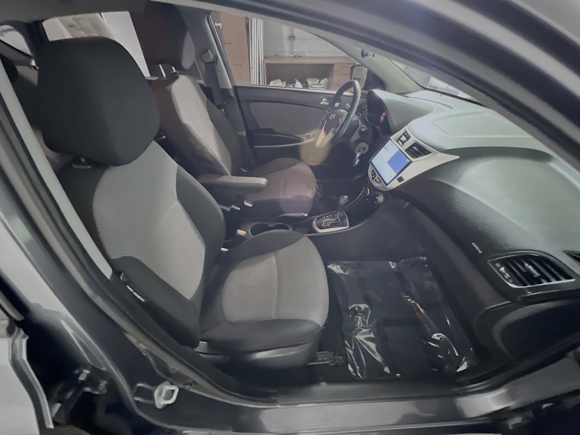 Used 2012 Hyundai Accent GS image 29