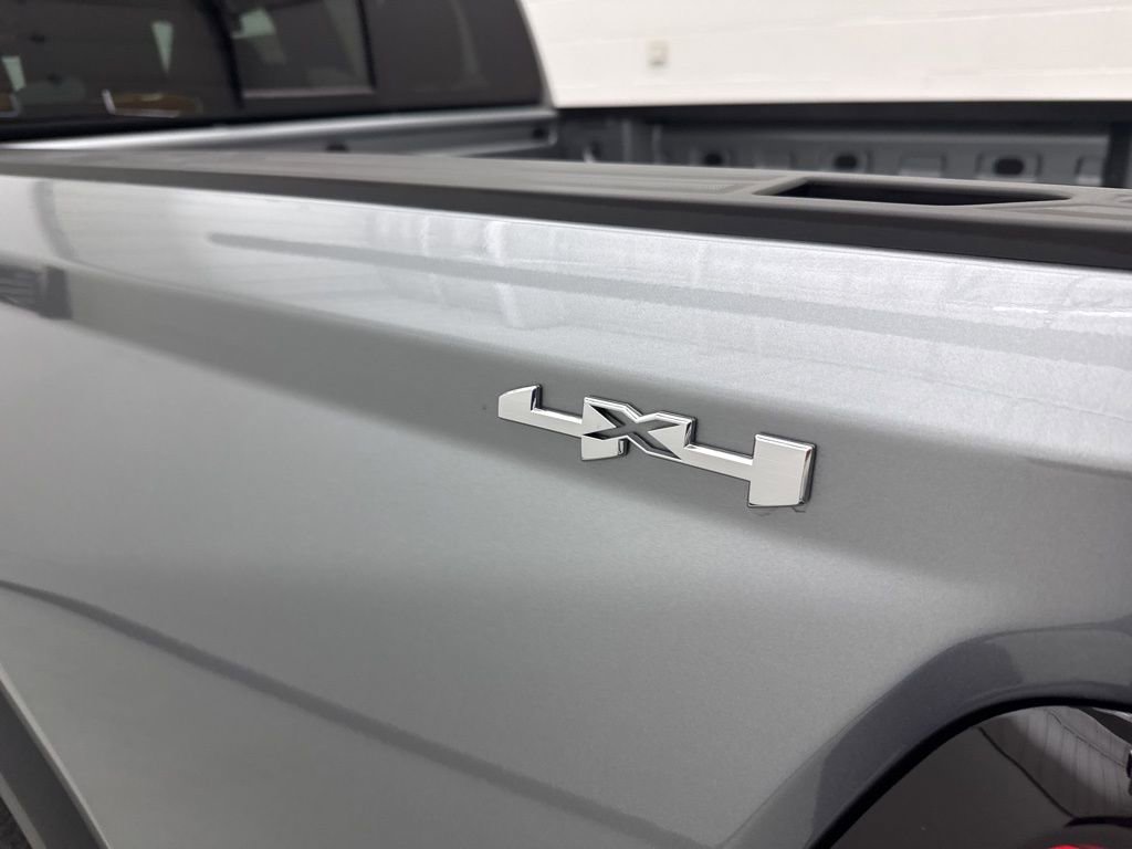 New 2025 GMC Canyon Elevation w/ Convenience Package image 8