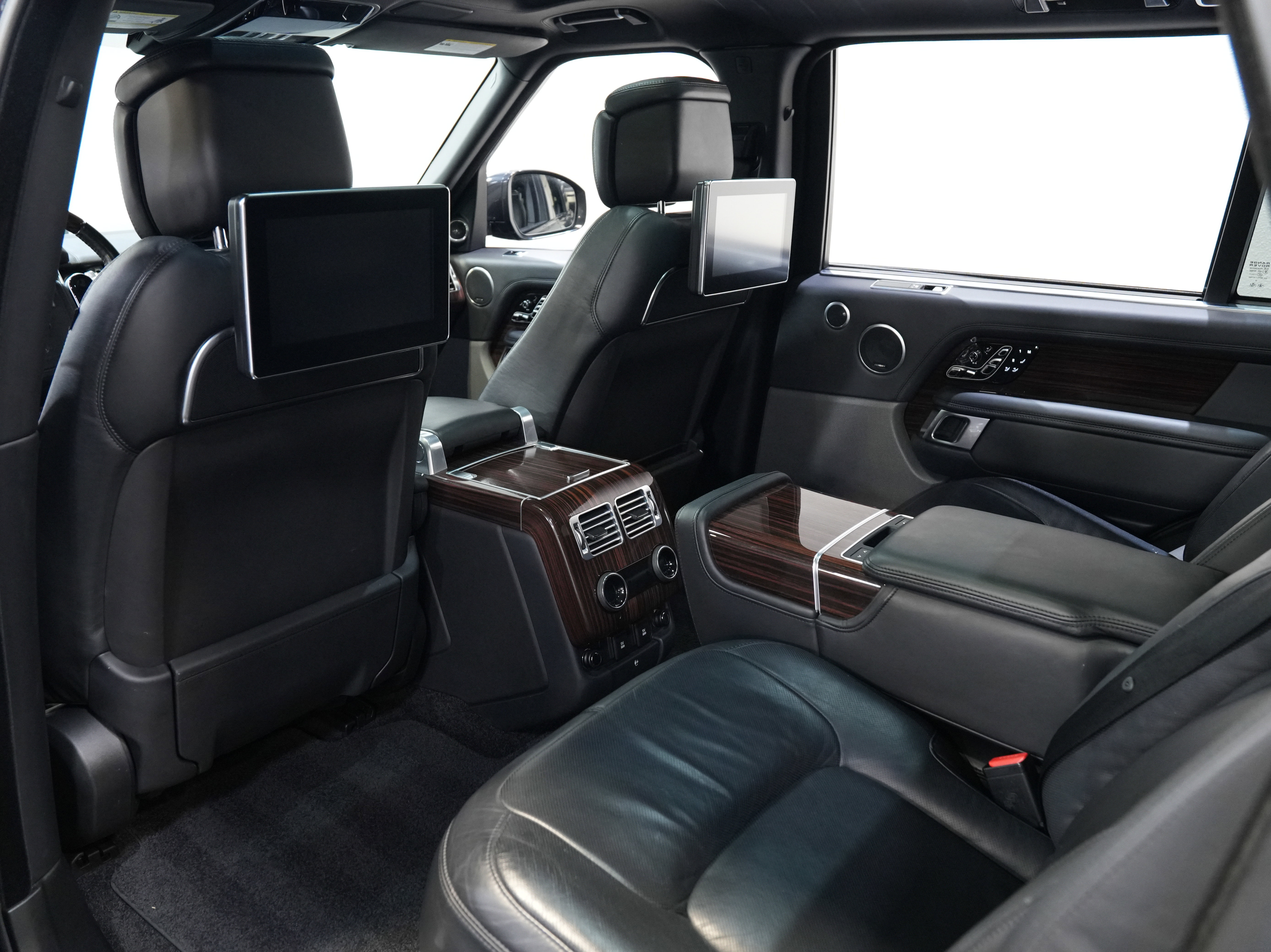 Used 2018 Land Rover Range Rover Long Wheelbase Autobiography image 36