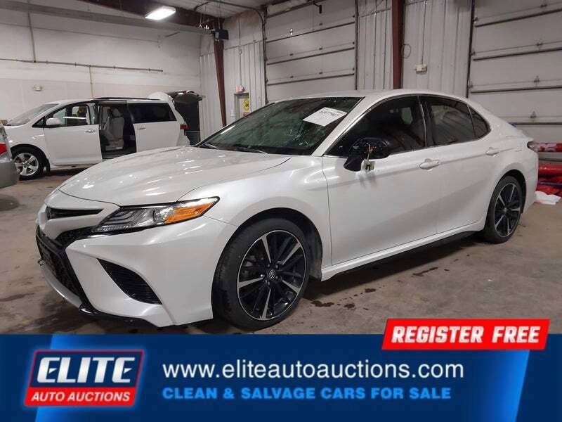 Used 2020 Toyota Camry XSE FWD image 3