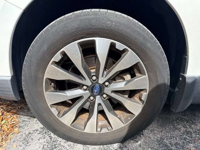 Used 2017 Subaru Outback 3.6R Limited AWD/4WD image 12