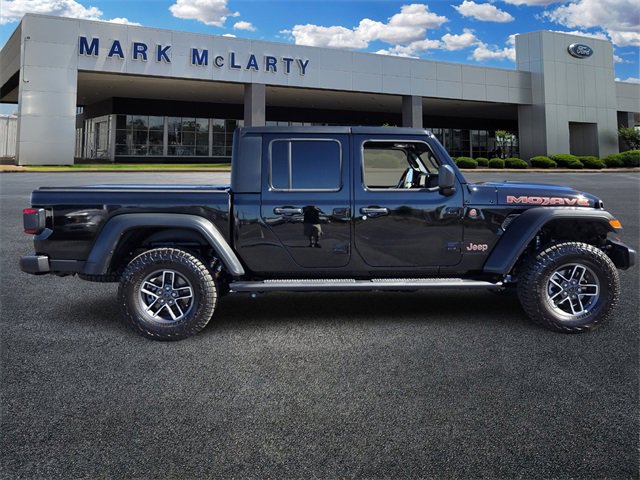 Used 2025 Jeep Gladiator Mojave w/ Convenience Group video 2