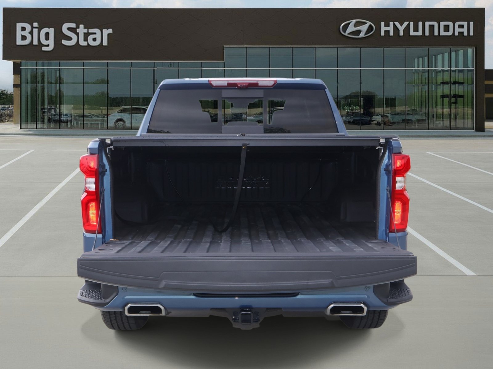 Used 2024 Chevrolet Silverado 1500 High Country w/ Technology Package AWD/4WD image 8