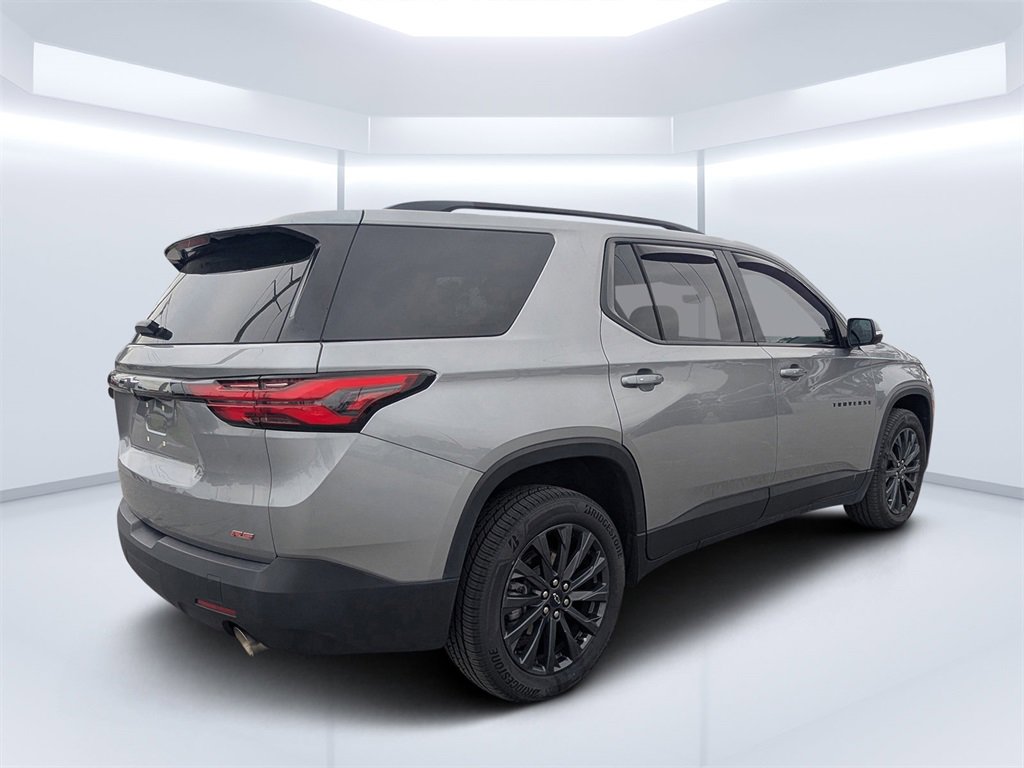Used 2023 Chevrolet Traverse RS image 3
