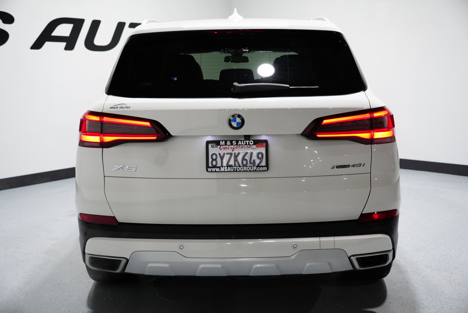 Used 2022 BMW X5 xDrive40i w/ Parking Assistance Package image 9