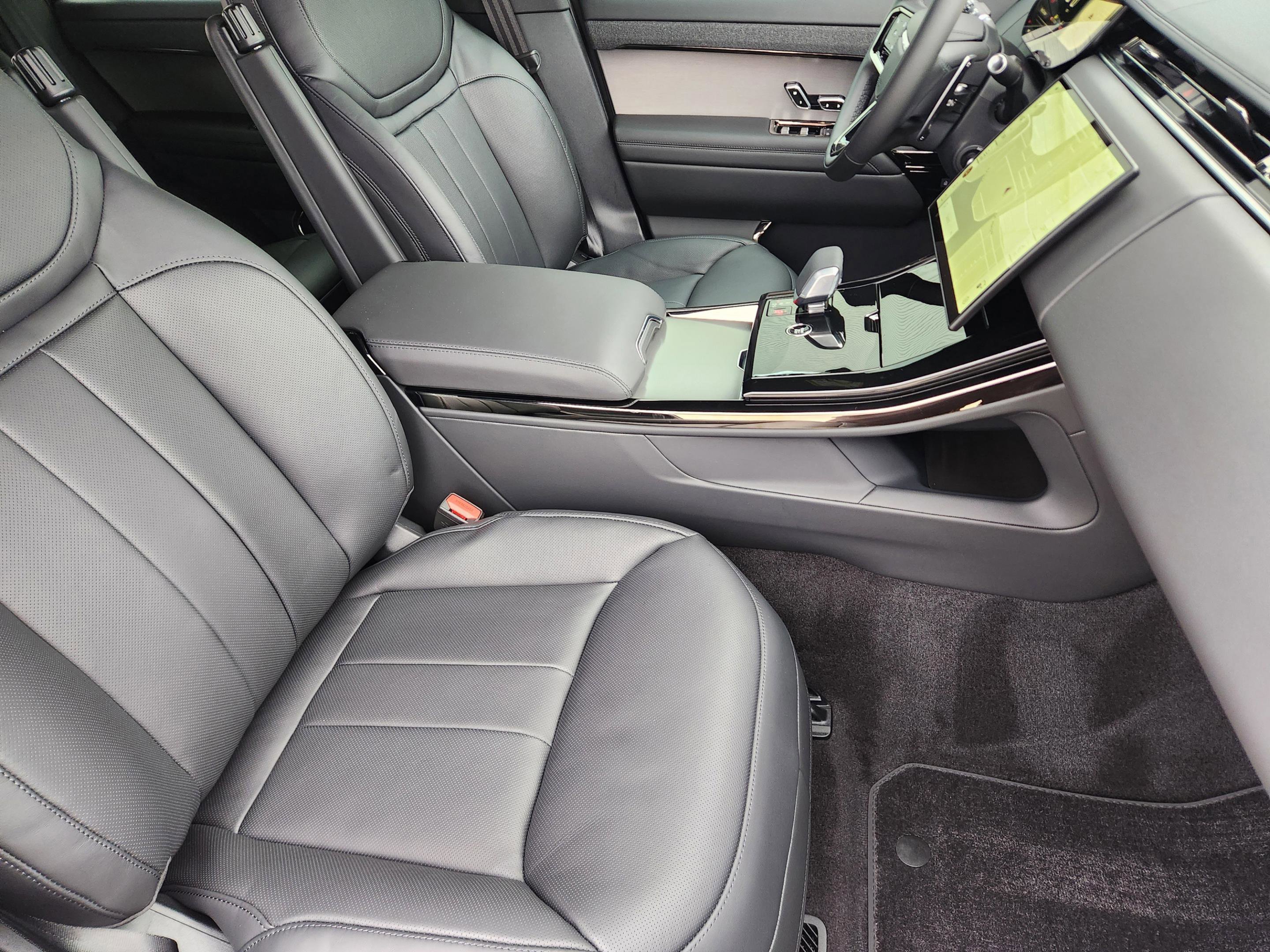 New 2026 Land Rover Range Rover Sport Dynamic SE AWD/4WD image 13