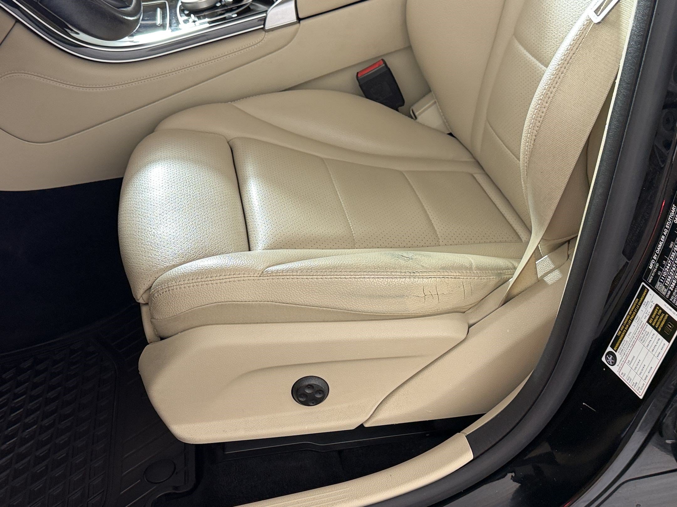 Used 2019 Mercedes-Benz GLC 300 4MATIC image 15