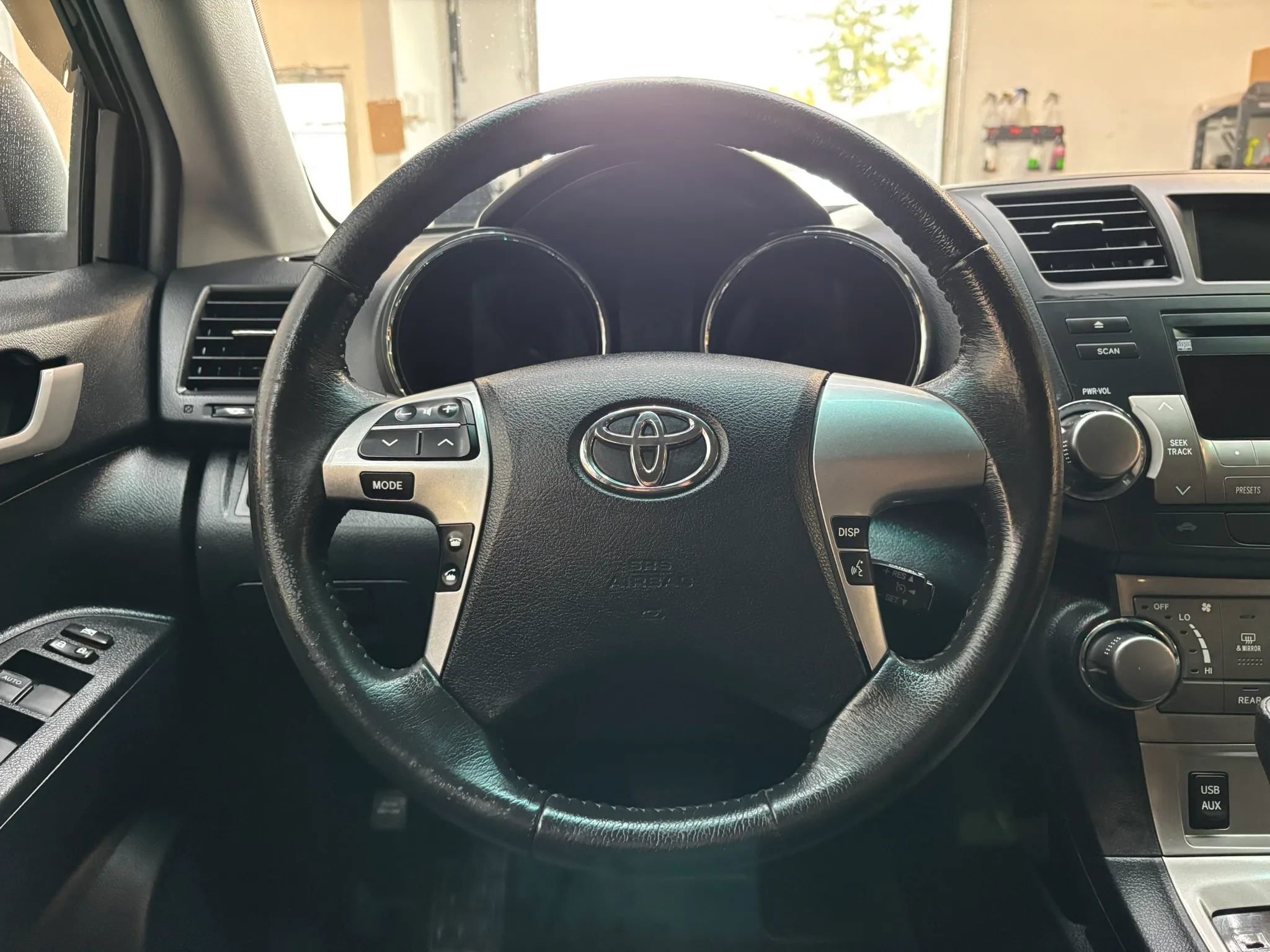 Used 2012 Toyota Highlander SE w/ Tow Pkg AWD/4WD image 15