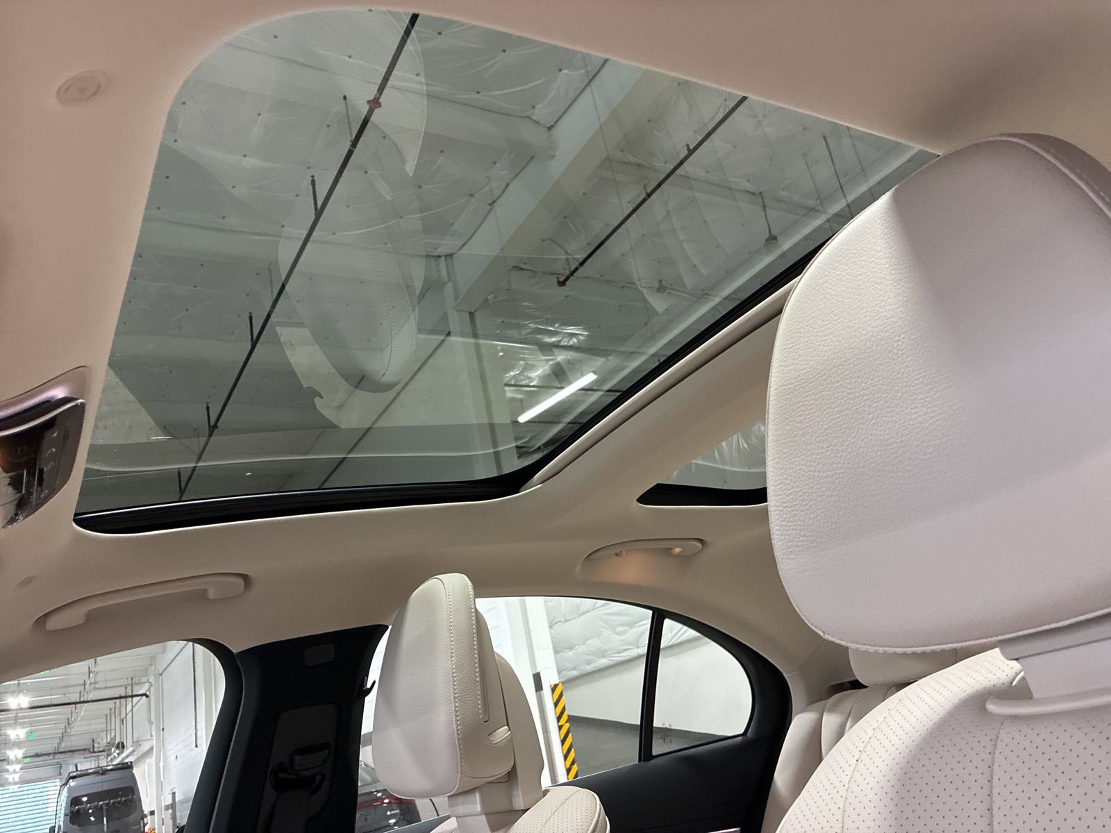 Used 2024 Mercedes-Benz E 350 4MATIC Sedan image 12