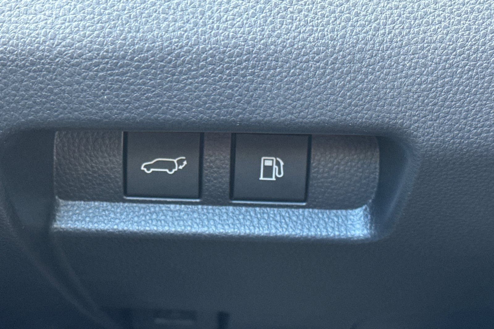 Certified 2025 Toyota Crown Signia image 32