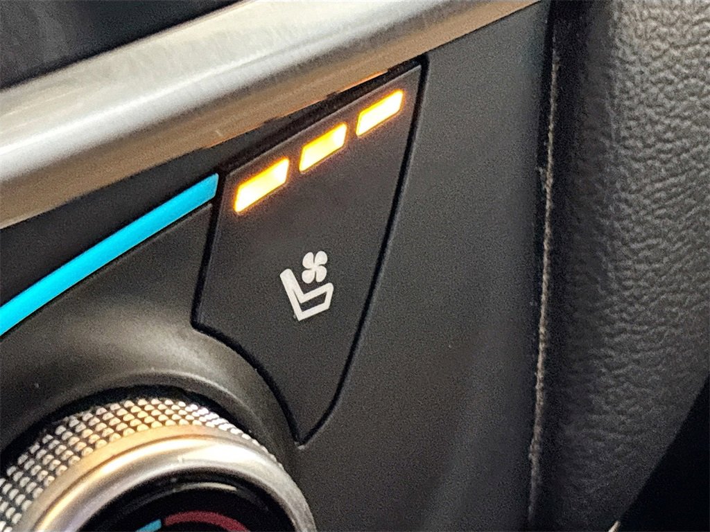 Used 2023 Chevrolet Traverse Premier w/ Redline Edition image 21