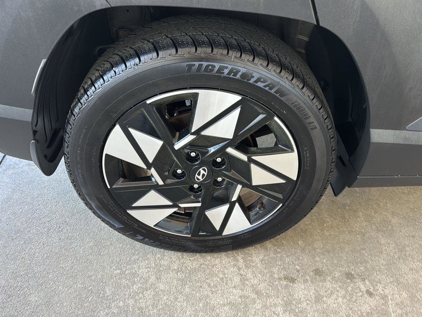 Used 2024 Hyundai Kona SEL w/ Convenience Package image 32