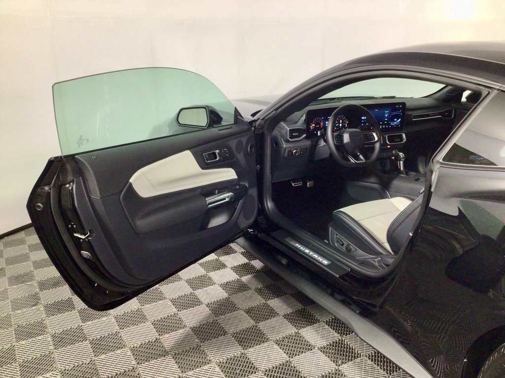 New 2025 Ford Mustang Premium image 15