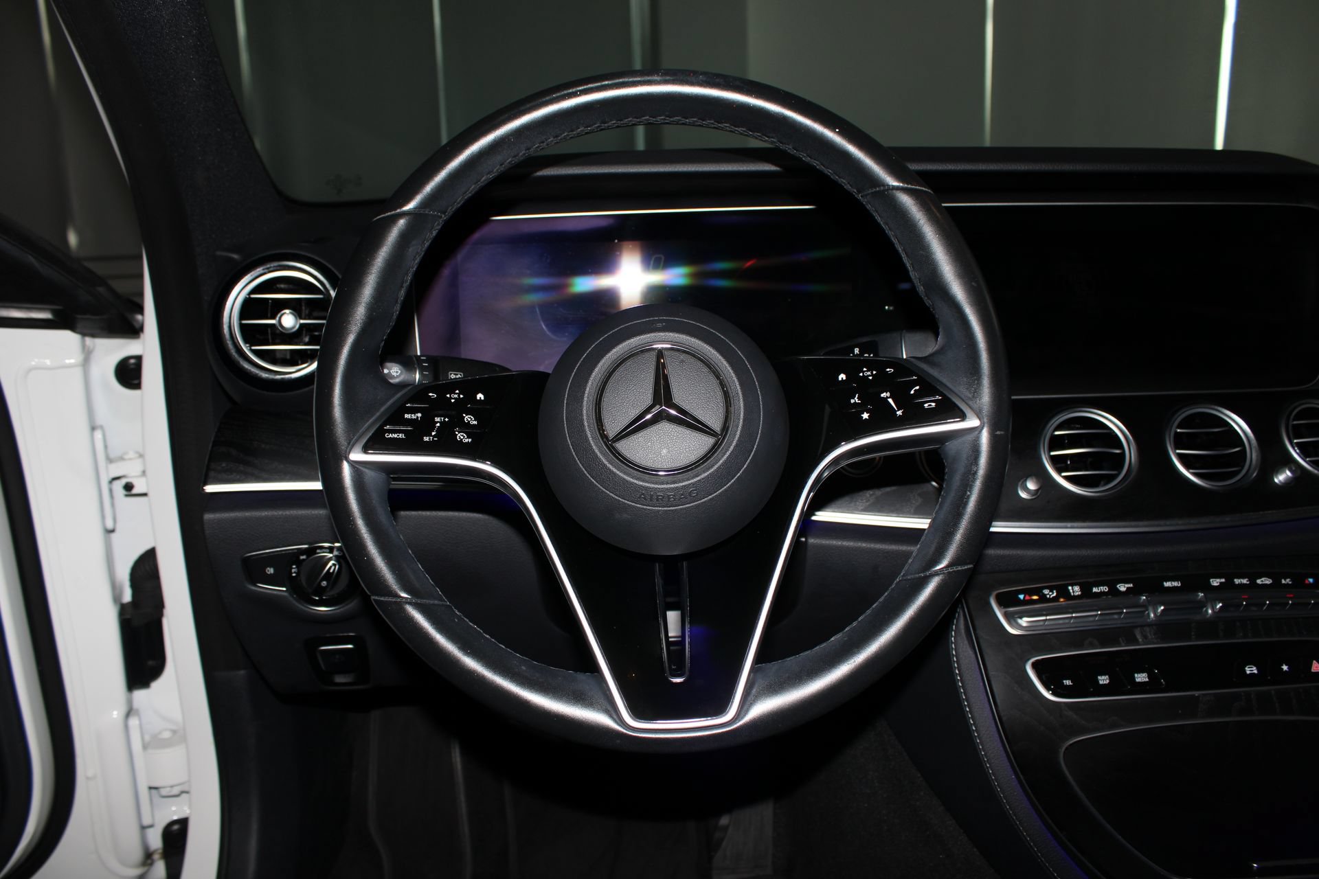 Used 2023 Mercedes-Benz E 350 4MATIC Sedan image 20
