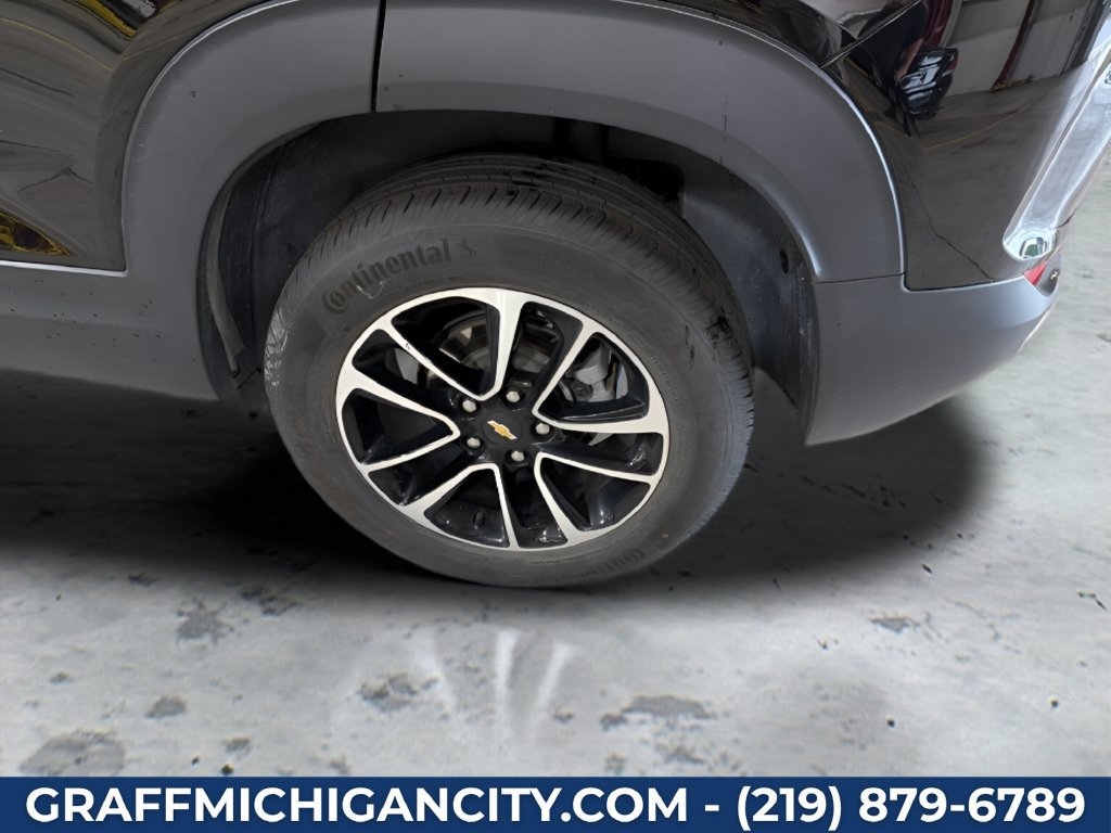 Used 2025 Chevrolet TrailBlazer LT AWD/4WD image 29