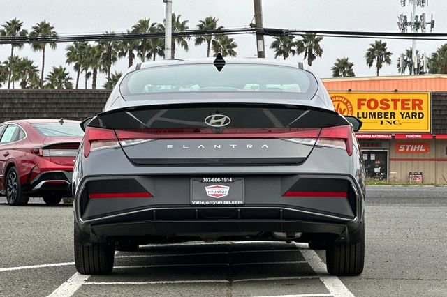 New 2026 Hyundai Elantra Sport image 7