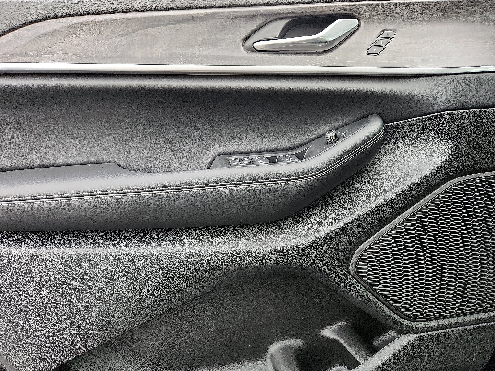 Certified 2025 Jeep Grand Cherokee Limited image 13