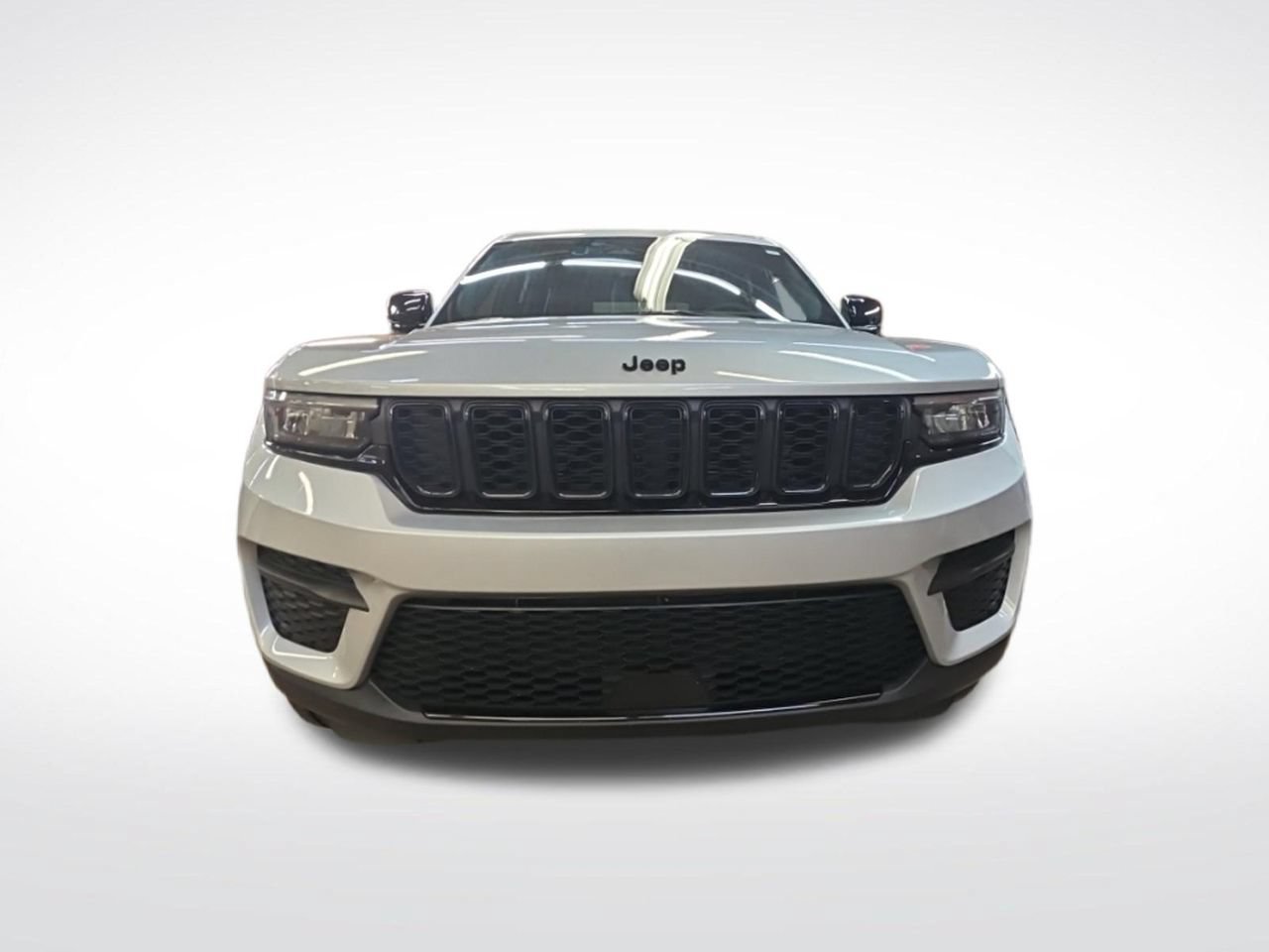 Used 2024 Jeep Grand Cherokee Altitude AWD/4WD image 8