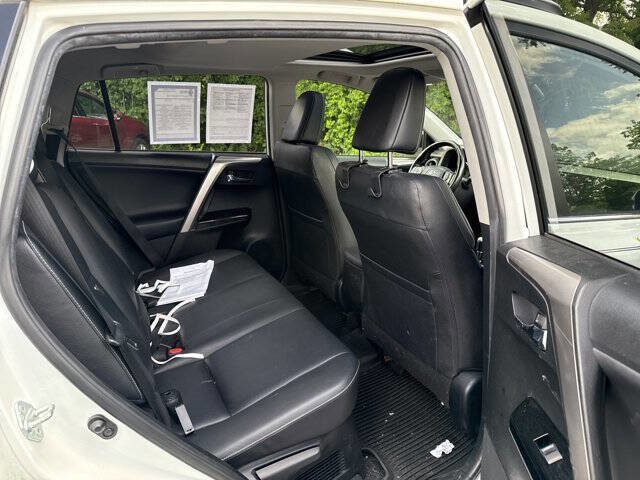 Used 2016 Toyota RAV4 Limited image 10