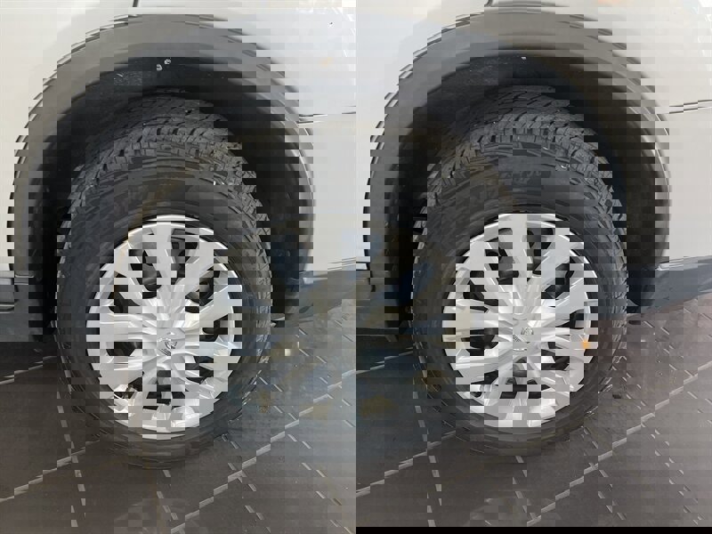 Used 2019 Nissan Rogue S image 29