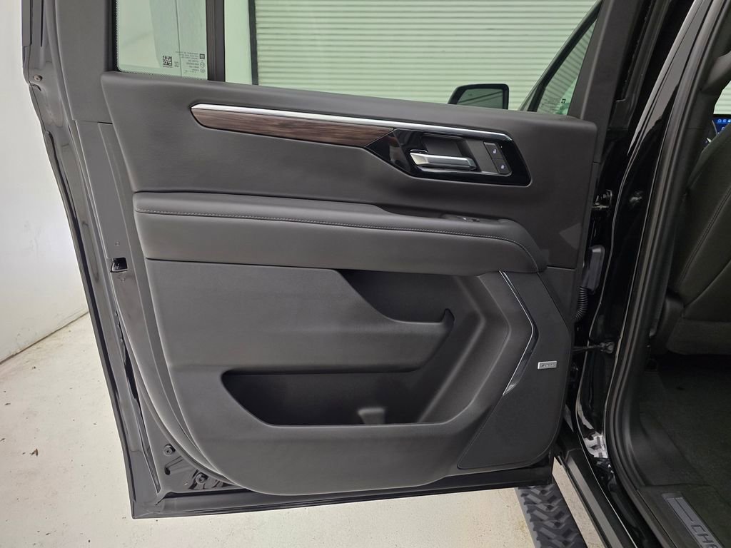 New 2025 Chevrolet Suburban Z71 w/ Z71 Off-Road Package image 50