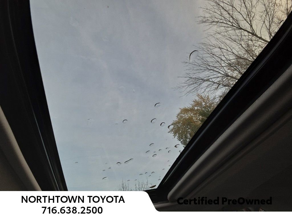 Used 2021 Toyota RAV4 XLE image 18