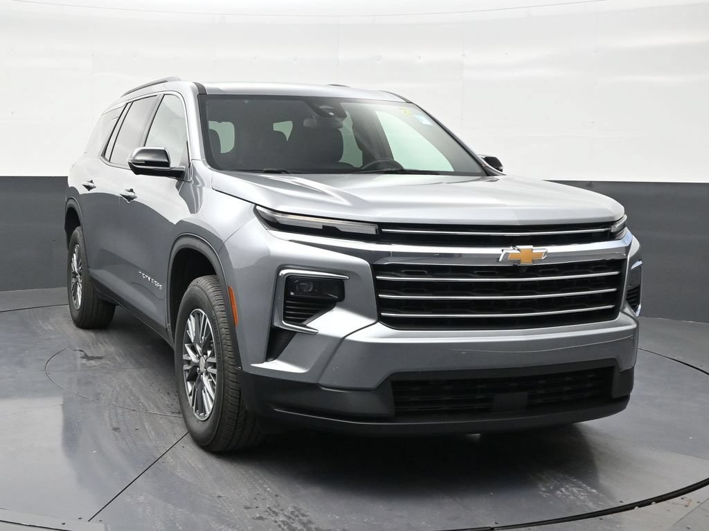 Used 2024 Chevrolet Traverse LS FWD image 7