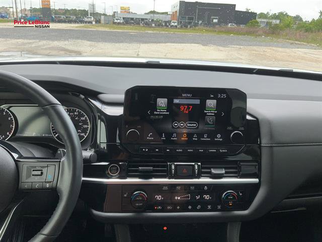 Used 2024 Nissan Pathfinder SL w/ SL Premium Package image 12