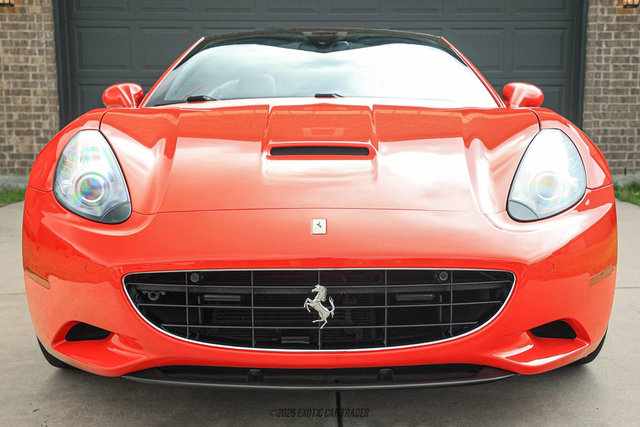 Used 2012 Ferrari California RWD image 13