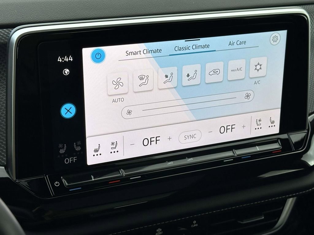 Certified 2025 Volkswagen Atlas Cross Sport SEL R-Line image 30