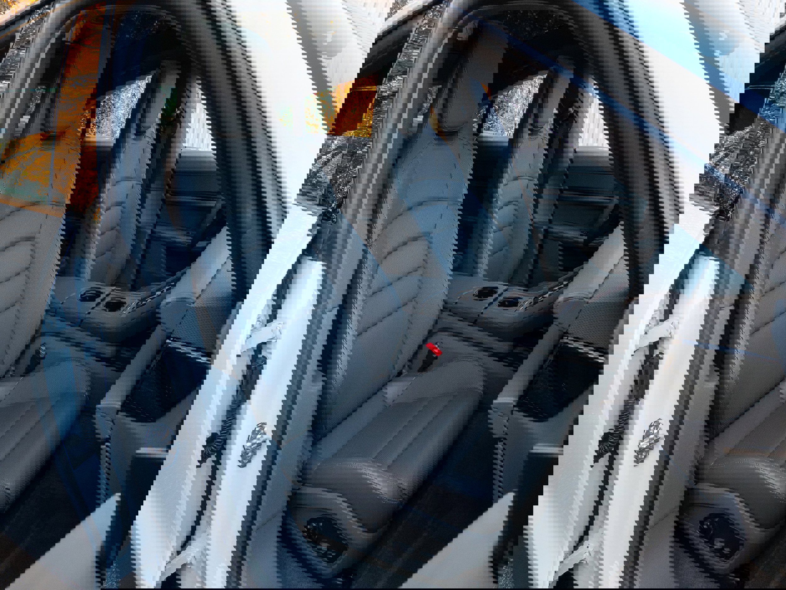 Used 2022 Porsche Taycan image 32