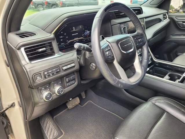 Used 2023 GMC Yukon Denali w/ Advanced Technology Package AWD/4WD image 31